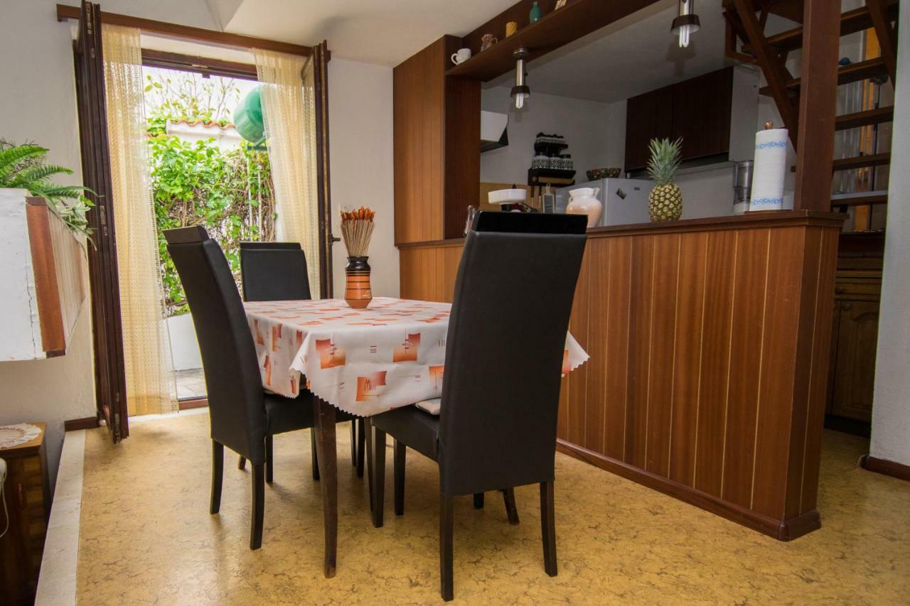 Vacation Home Mirjana Seget Vranjica Exterior foto