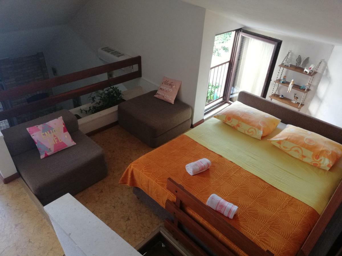 Vacation Home Mirjana Seget Vranjica Exterior foto