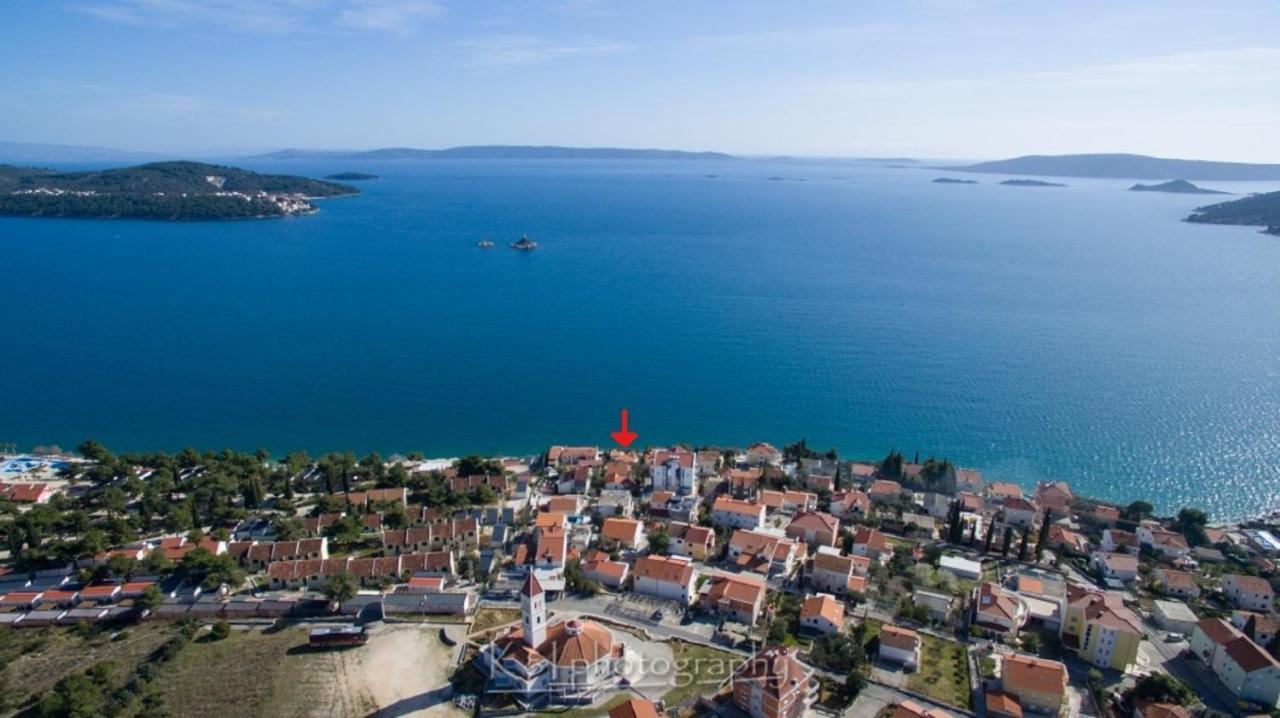 Vacation Home Mirjana Seget Vranjica Exterior foto